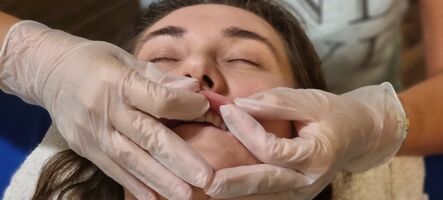 Bukálna a liftingová masáž tváre