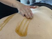 Medová detoxikačná masáž - Profesionálne masérske kurzy – Bratislava - Bratislava