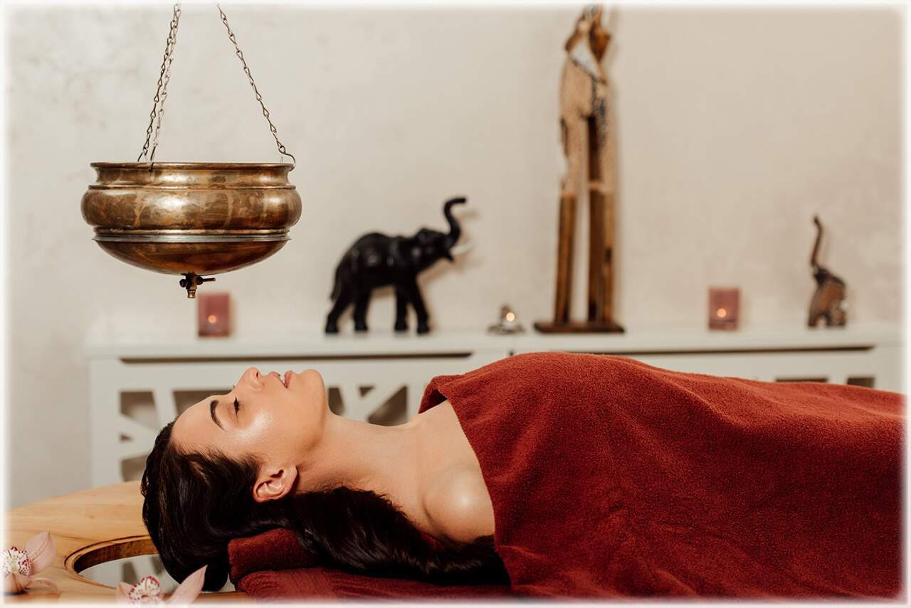 Shirodhara – olejová indická masáž