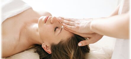Shiro Abhyanga – olejová masáž hlavy